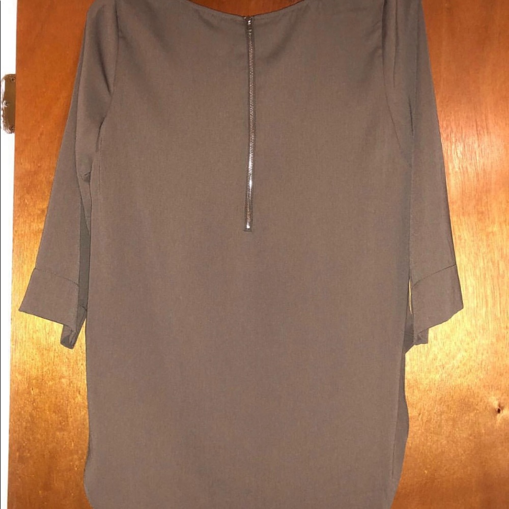 Neutral/Tan Top - Picture 2 of 2